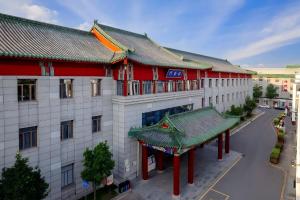 院见|李秋艳：七十年薪火相传，在这里看见中医药文化的温度与深度