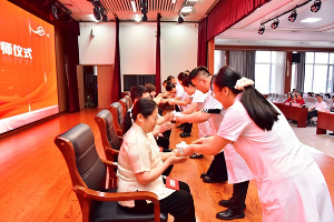 长治市中医医院召开2026年科教工作会议暨第五批中医师承拜师仪式